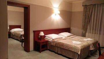 Фото номера Трехместный номер Отель Hotel Umina г. Чорштын 3